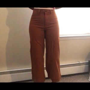 Wide leg fitted pants